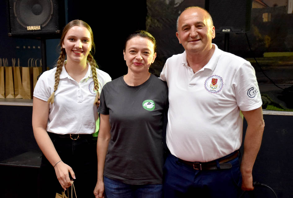Pet folklornih i jedna pjevačka skupina okončale priredbu Tambura za dušu u Kaptolu