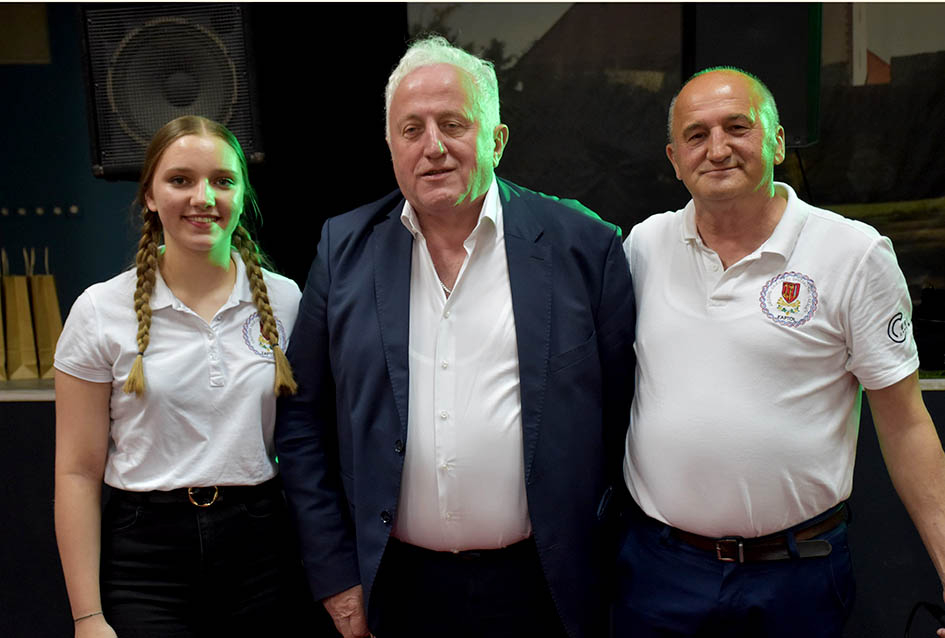 Pet folklornih i jedna pjevačka skupina okončale priredbu Tambura za dušu u Kaptolu