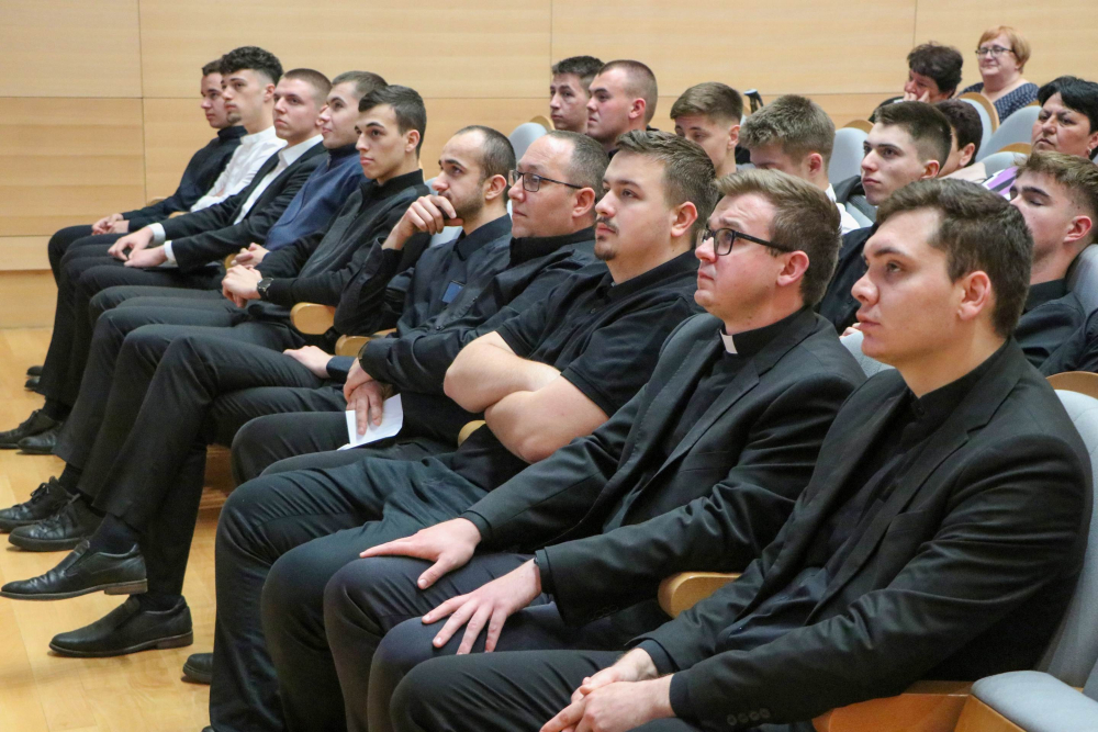 Biskupijski susret članova Djela za duhovna zvanja u Požegi
