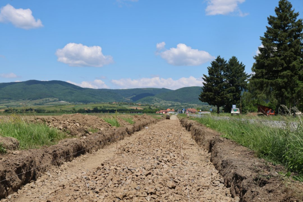 Započela izgradnja pješačkih i biciklističkih staza na području Kutjeva