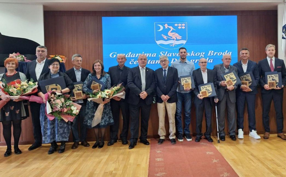 SB Online | Svečana proslava Dana grada Slavonskog Broda; dodijeljena javna priznanja i nagrade