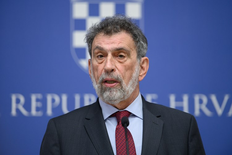 SB Online | Ministar Fuchs poručio: Školska godina će se produžiti ako bude potrebno