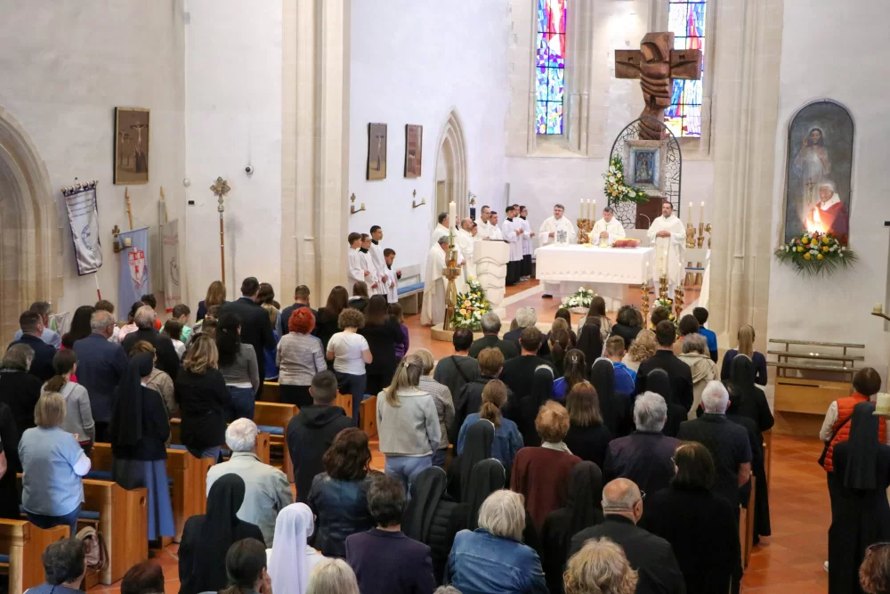 Biskupijsko hodočašće zdravstvenih djelatnika Gospi Voćinskoj
