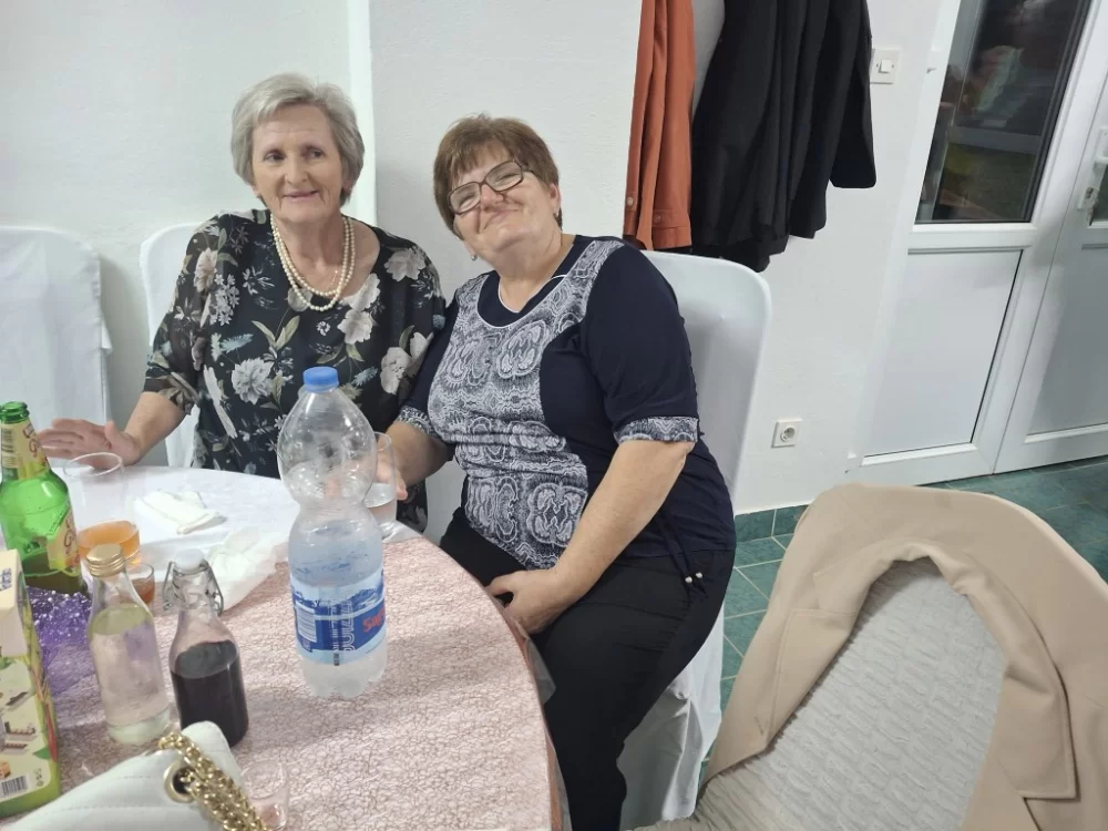 Umirovljenici na svojoj veličkoj zabavi rado i zapjevaju