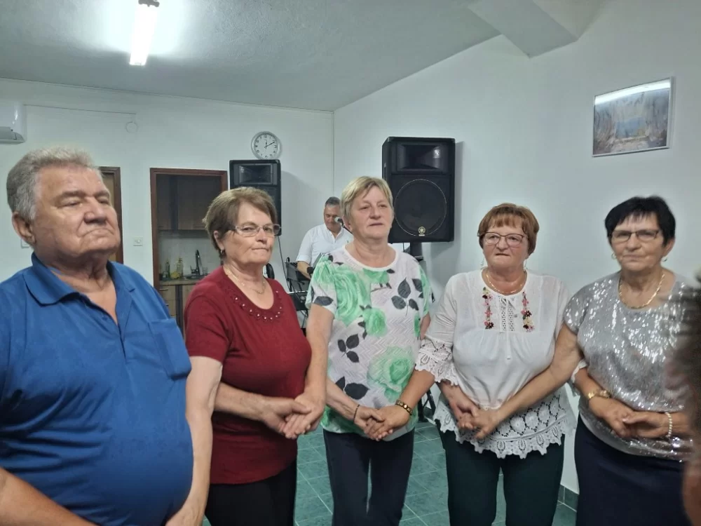 Umirovljenici na svojoj veličkoj zabavi rado i zapjevaju