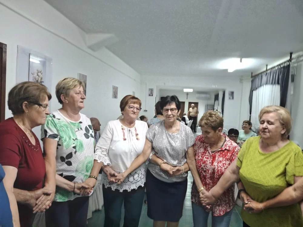 Umirovljenici na svojoj veličkoj zabavi rado i zapjevaju