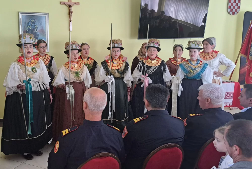 Stoljeće dobrovoljnog vatrogastva u Donjim Andrijevcima - volonterstvo i humanost za primjer svima