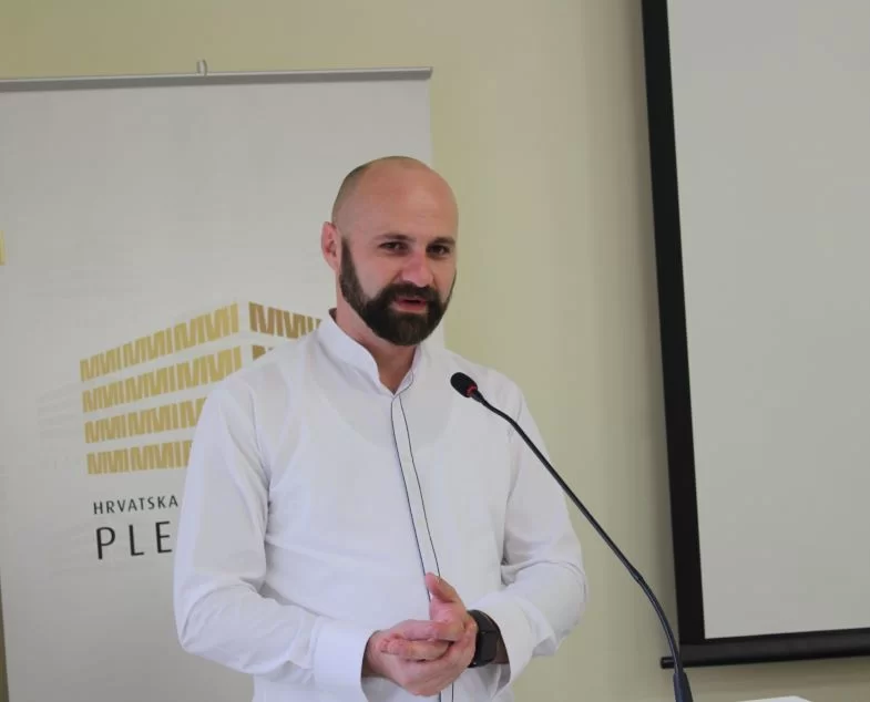 Ovorena izložba fotografija ʼČuvajmo tradicijuʼ autora Domagoja Katića
