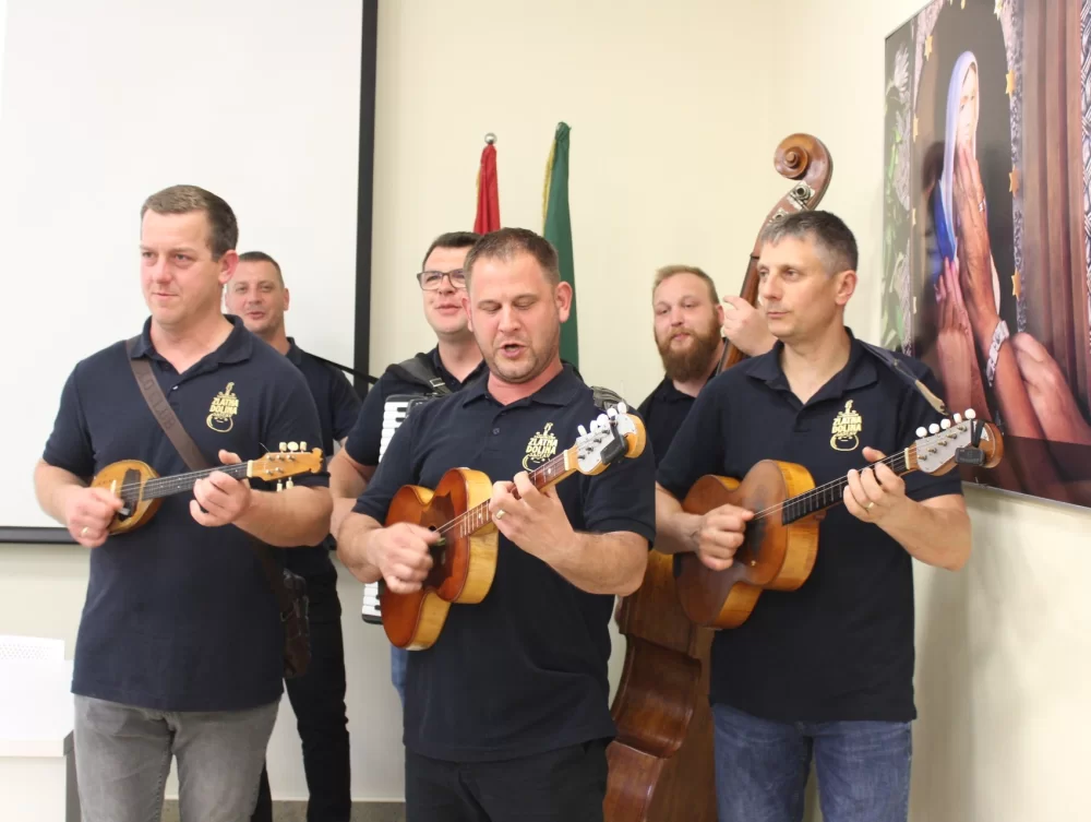 Ovorena izložba fotografija ʼČuvajmo tradicijuʼ autora Domagoja Katića
