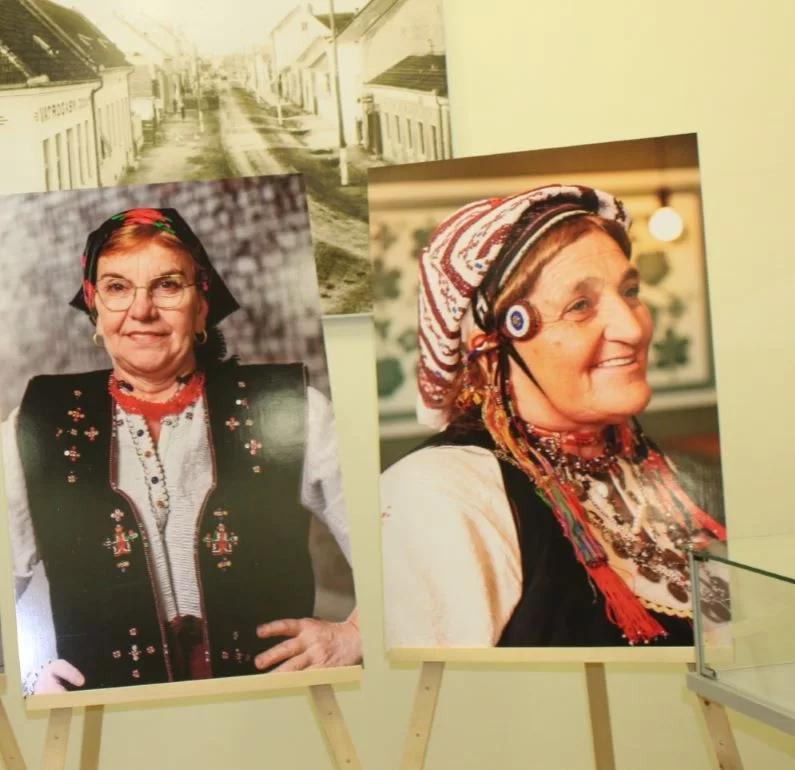 Ovorena izložba fotografija ʼČuvajmo tradicijuʼ autora Domagoja Katića