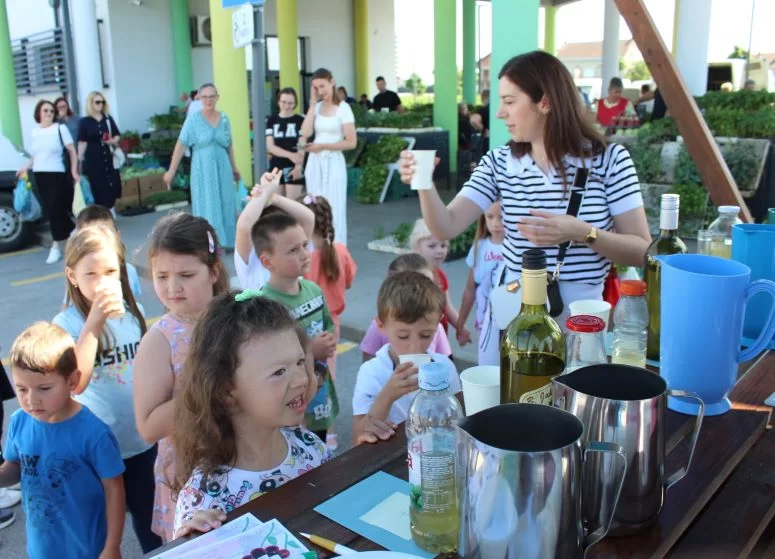 Najbolji sok od bazge pripremili Marica Karmišević i Dječji vrtić „Tratinčica“