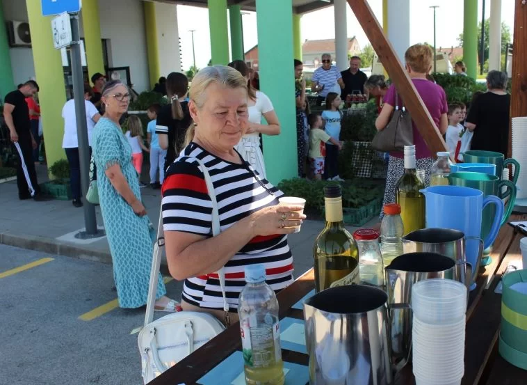 Najbolji sok od bazge pripremili Marica Karmišević i Dječji vrtić „Tratinčica“