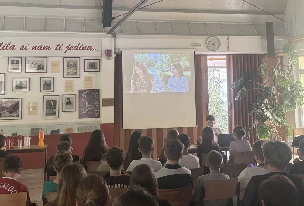 Kakav je njihov pogled na svijet u kojem se odrastaju? Mladi brodski filmaši oduševili...