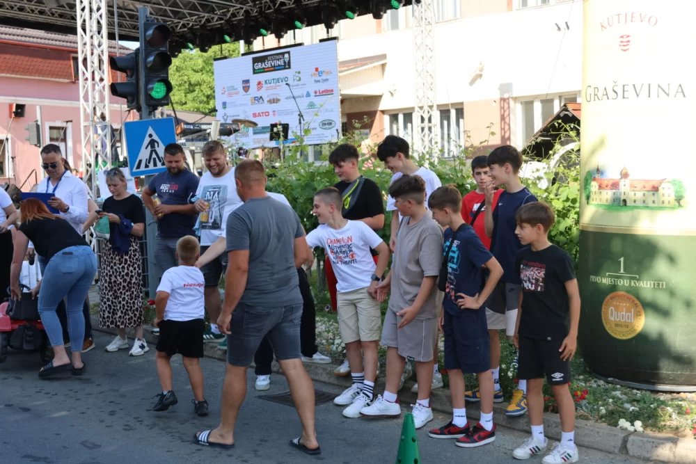Najbrži traktorist Matej Vulinović na ovogodišnjoj dječjoj utrci u sklopu Festivala graševine u Kutjevu