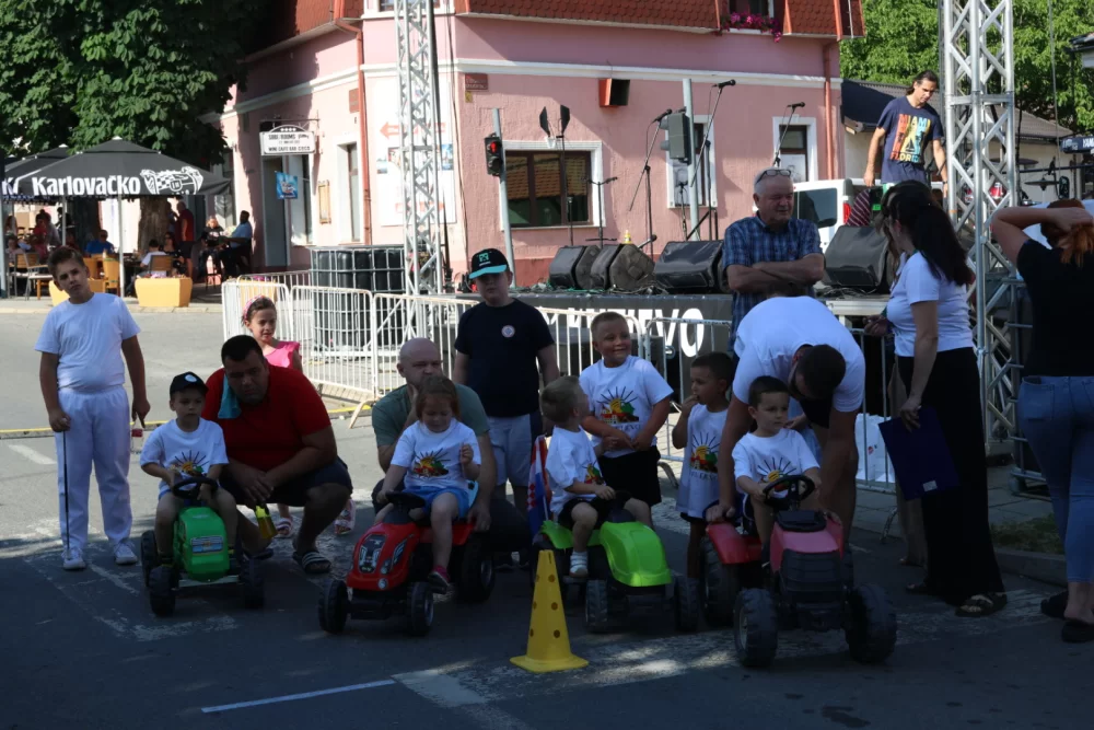 Najbrži traktorist Matej Vulinović na ovogodišnjoj dječjoj utrci u sklopu Festivala graševine u Kutjevu