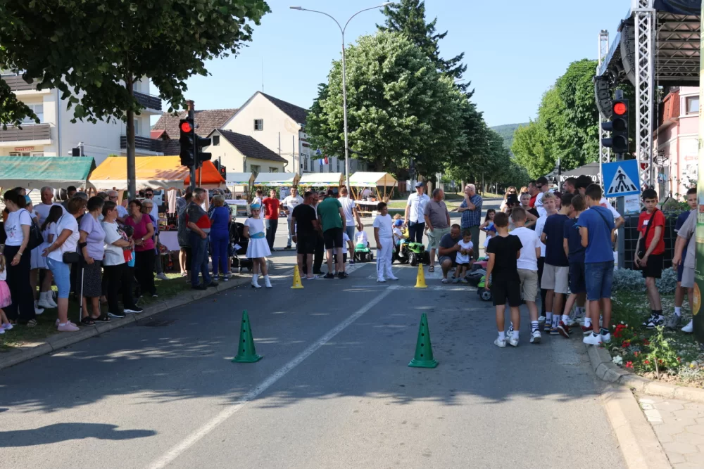 Najbrži traktorist Matej Vulinović na ovogodišnjoj dječjoj utrci u sklopu Festivala graševine u Kutjevu