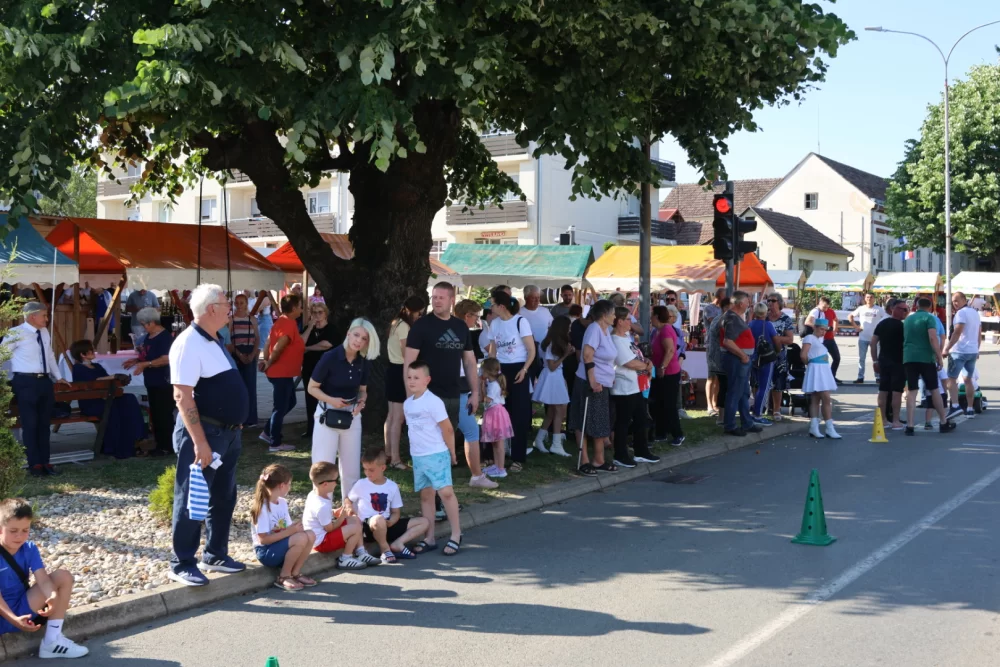 Najbrži traktorist Matej Vulinović na ovogodišnjoj dječjoj utrci u sklopu Festivala graševine u Kutjevu