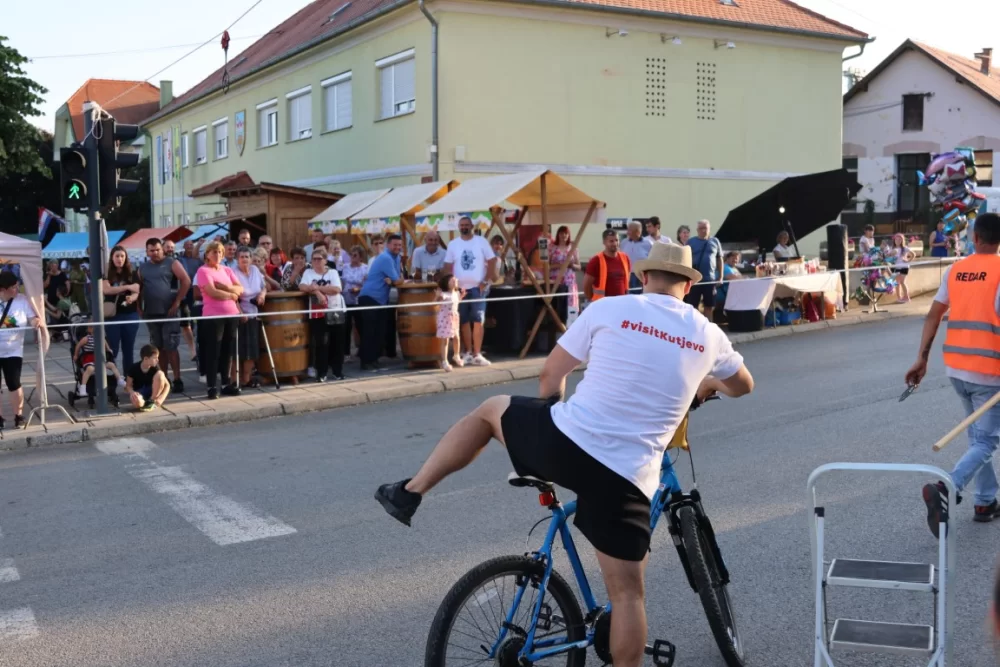 Pobjednik ovogodišnje Vinske alke Mihovil Štivić, a Vinskog maratona Matej Gomerčić