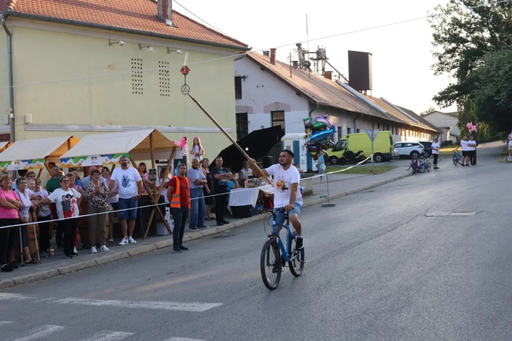 Pobjednik ovogodišnje Vinske alke Mihovil Štivić, a Vinskog maratona Matej Gomerčić
