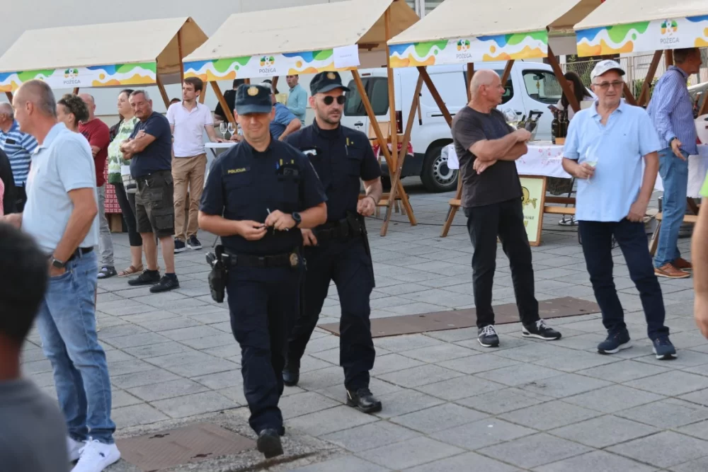 Pobjednik ovogodišnje Vinske alke Mihovil Štivić, a Vinskog maratona Matej Gomerčić