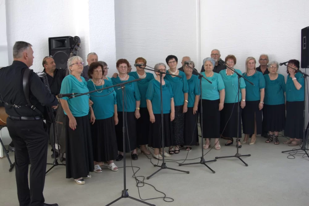 Požega.eu | Pjevačka skupina veličkih umirovljenika Ledena berba proslavila 20 godina rada