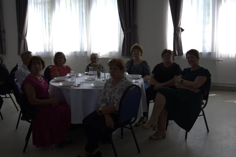 Pjevačka skupina veličkih umirovljenika Ledena berba proslavila 20 godina rada