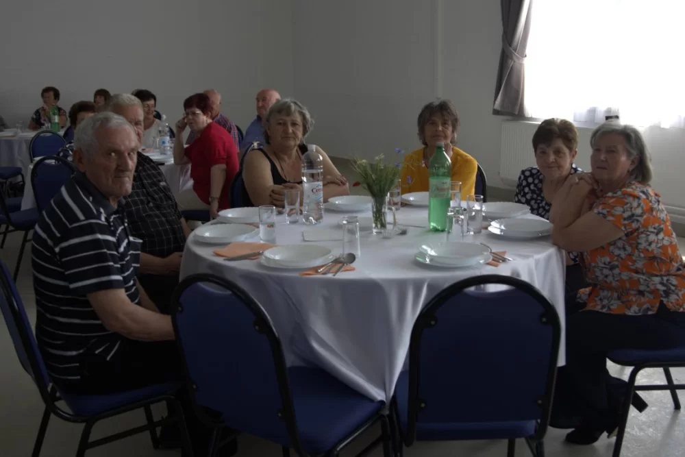 Pjevačka skupina veličkih umirovljenika Ledena berba proslavila 20 godina rada