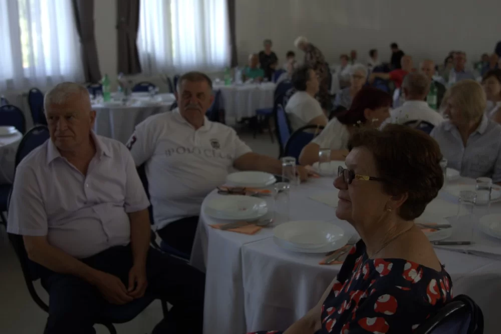 Pjevačka skupina veličkih umirovljenika Ledena berba proslavila 20 godina rada