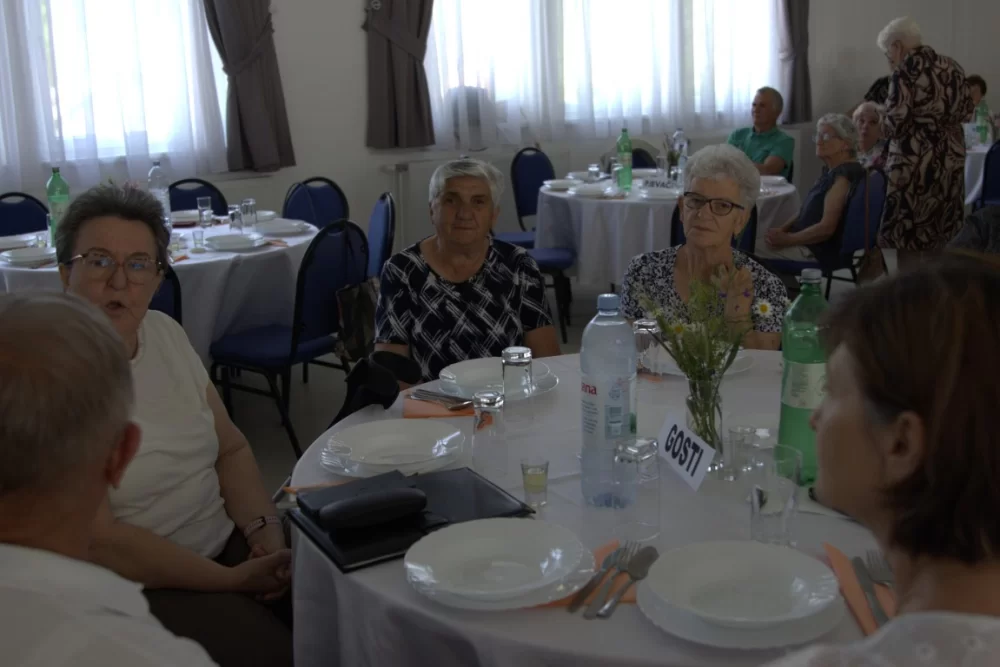 Pjevačka skupina veličkih umirovljenika Ledena berba proslavila 20 godina rada