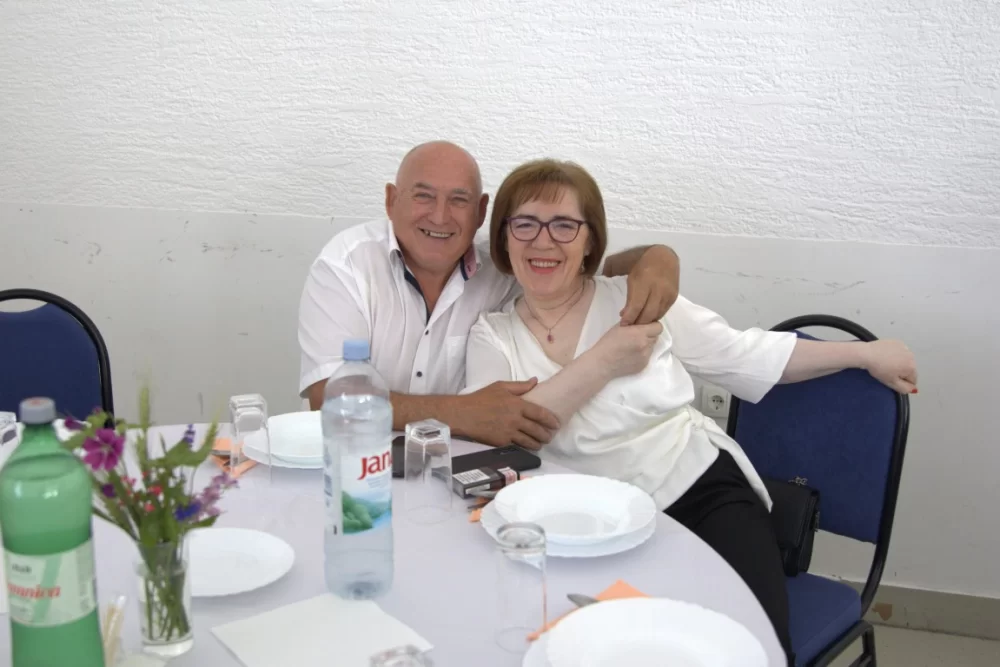 Pjevačka skupina veličkih umirovljenika Ledena berba proslavila 20 godina rada