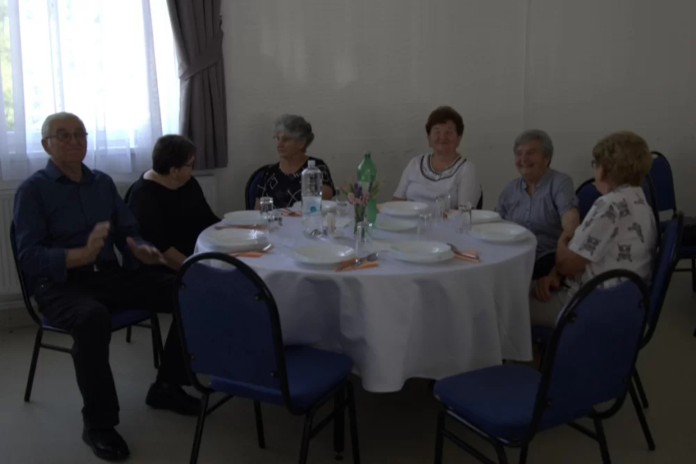 Pjevačka skupina veličkih umirovljenika Ledena berba proslavila 20 godina rada