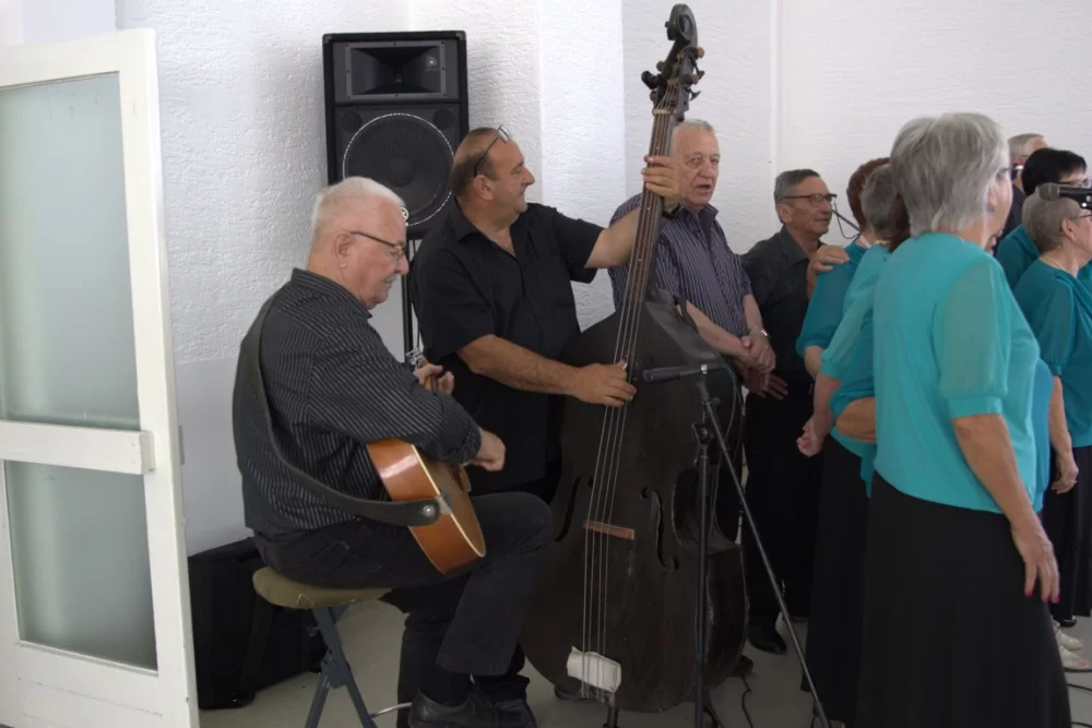 Pjevačka skupina veličkih umirovljenika Ledena berba proslavila 20 godina rada