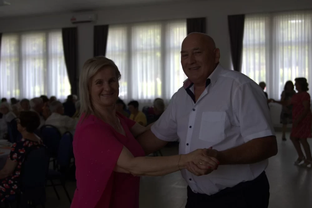 Pjevačka skupina veličkih umirovljenika Ledena berba proslavila 20 godina rada