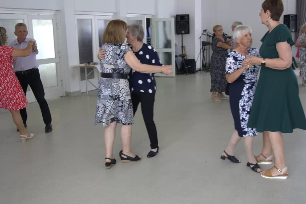 Pjevačka skupina veličkih umirovljenika Ledena berba proslavila 20 godina rada