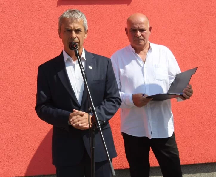 ČAST HEROJU DOMOVINSKOG RATA:  U Buku otkrivena spomen-ploča hrvatskom branitelju Tomi Periću