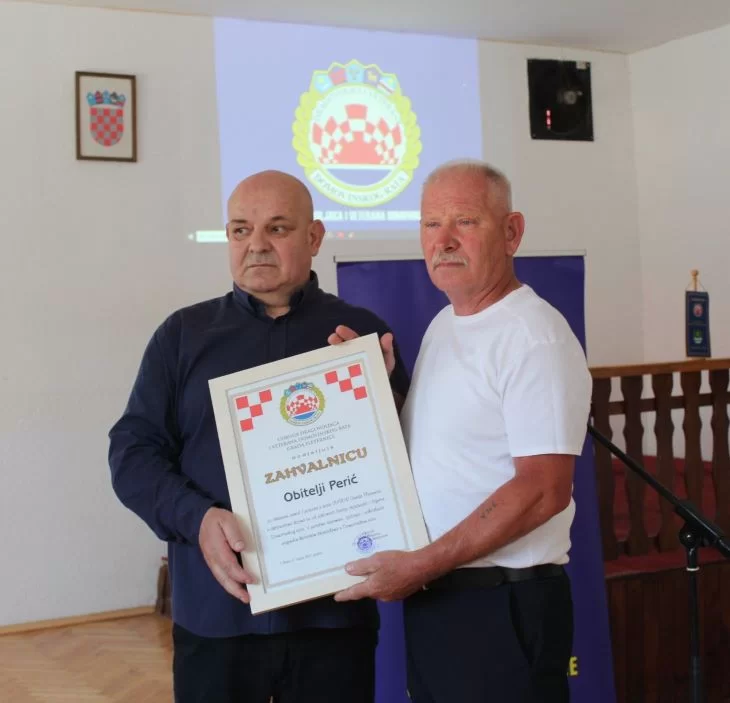 ČAST HEROJU DOMOVINSKOG RATA:  U Buku otkrivena spomen-ploča hrvatskom branitelju Tomi Periću