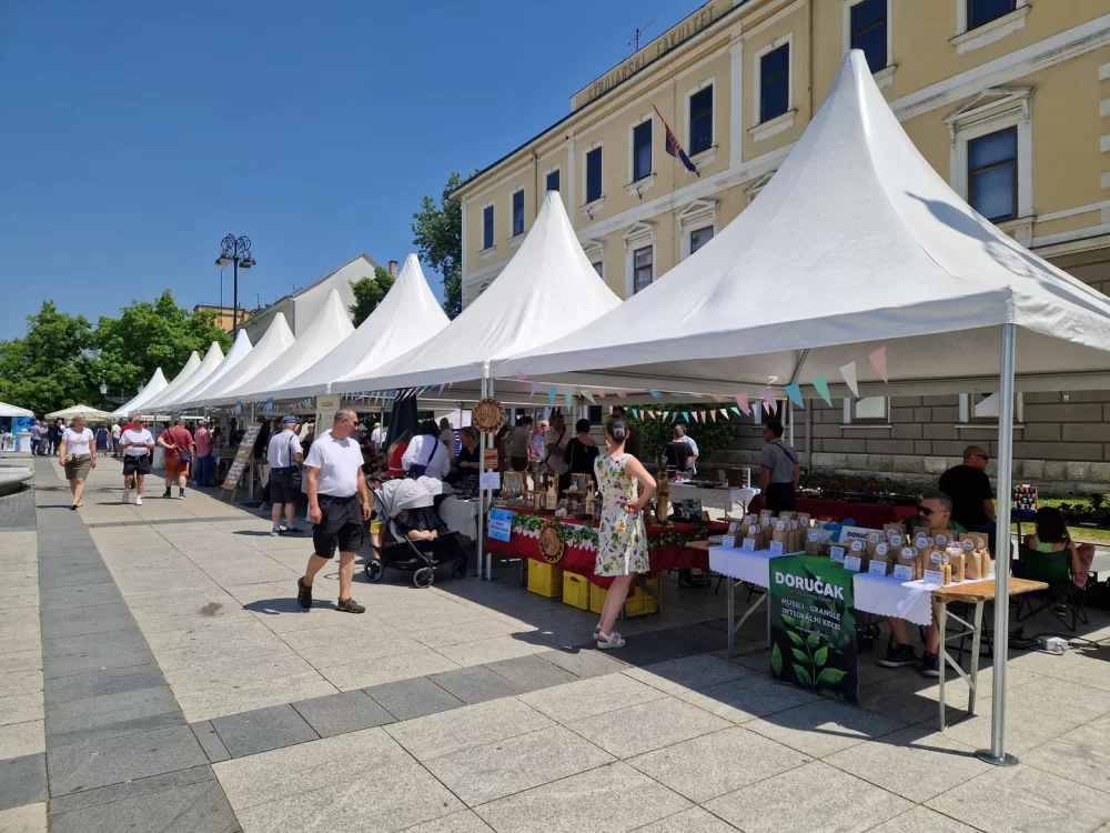 SB Online | Brodski Korzo oživio uz mirise, boje i zanate 3. Obrtničkog sajma
