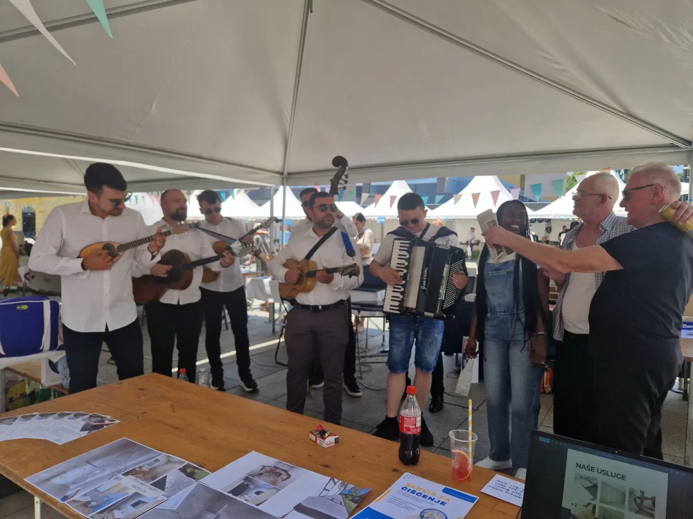 Brodski Korzo oživio uz mirise, boje i zanate 3. Obrtničkog sajma