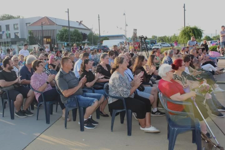 S pjesmom „Sladoled” festivalska pobjednica Nea Galić iz Požege