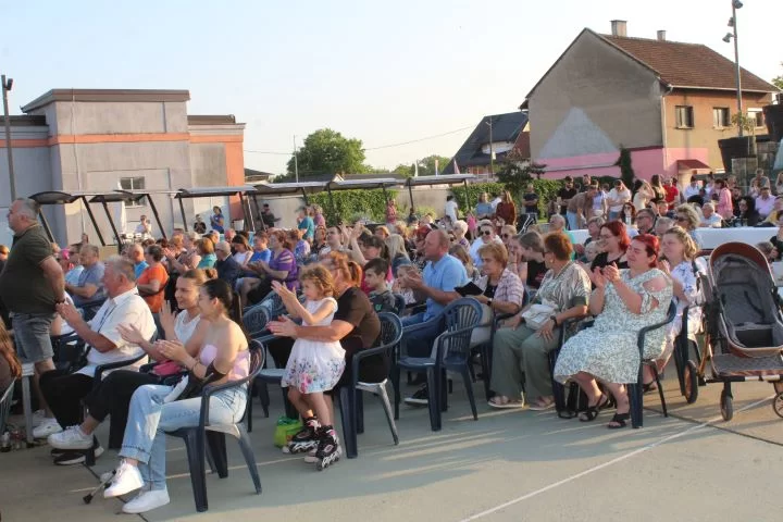 S pjesmom „Sladoled” festivalska pobjednica Nea Galić iz Požege