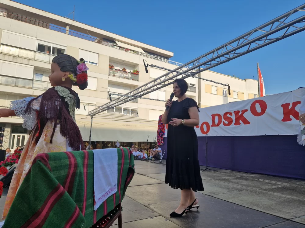 Dječjom igrom i pjesmom započelo 61. Brodsko kolo