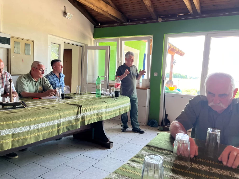Jeleni traže vodu u Londži, a nanose velike štete na njivama čaglinskog kraja
