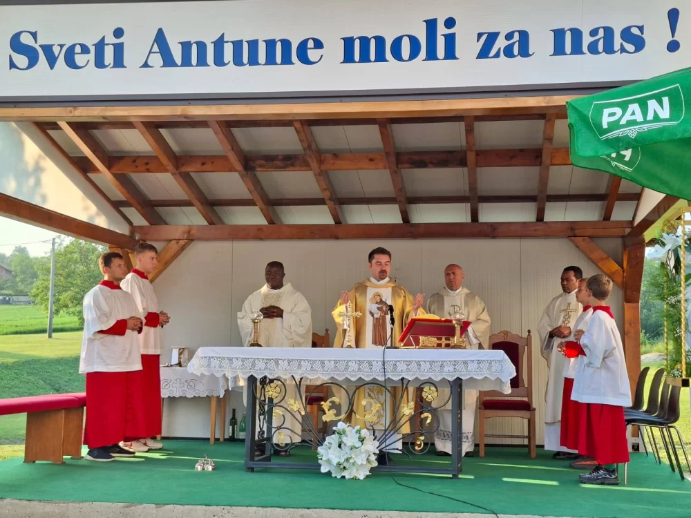 U Podvinje stižu brojni hodočasnici, počela duhovna priprava za slavlje Antunova