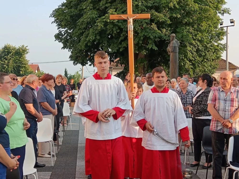 U Podvinje stižu brojni hodočasnici, počela duhovna priprava za slavlje Antunova