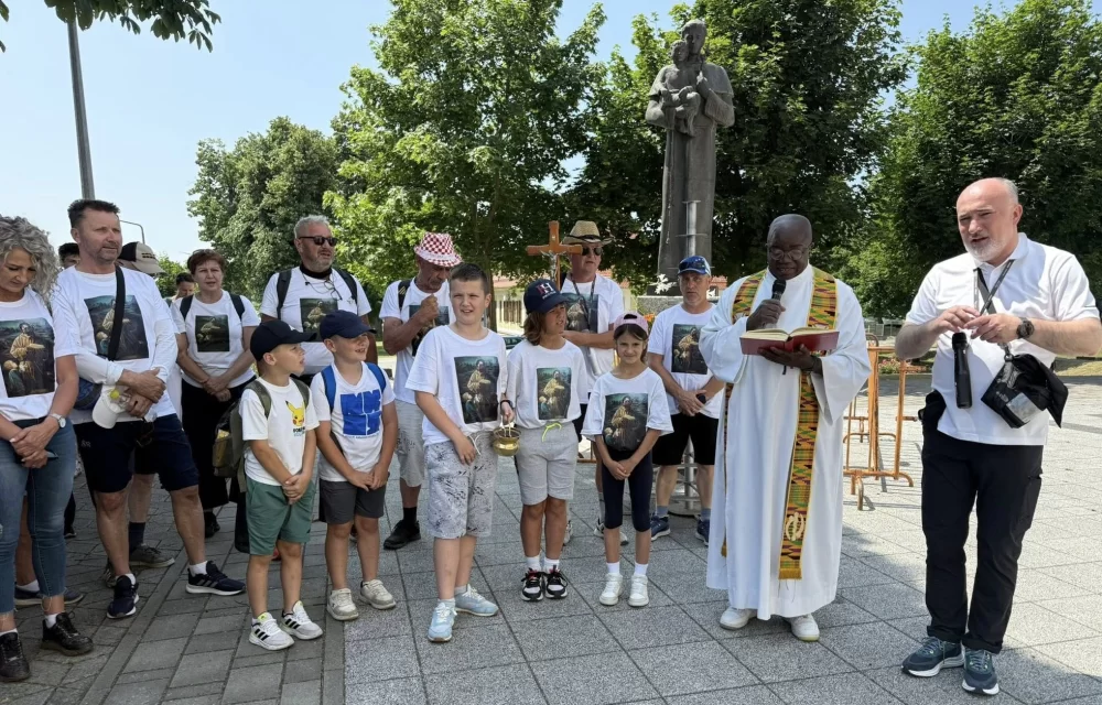 Hodočastili 15 kilometara svetom Anti i spojili dvije župe u dvije države