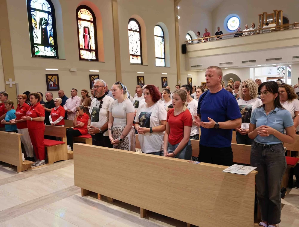 Hodočastili 15 kilometara svetom Anti i spojili dvije župe u dvije države