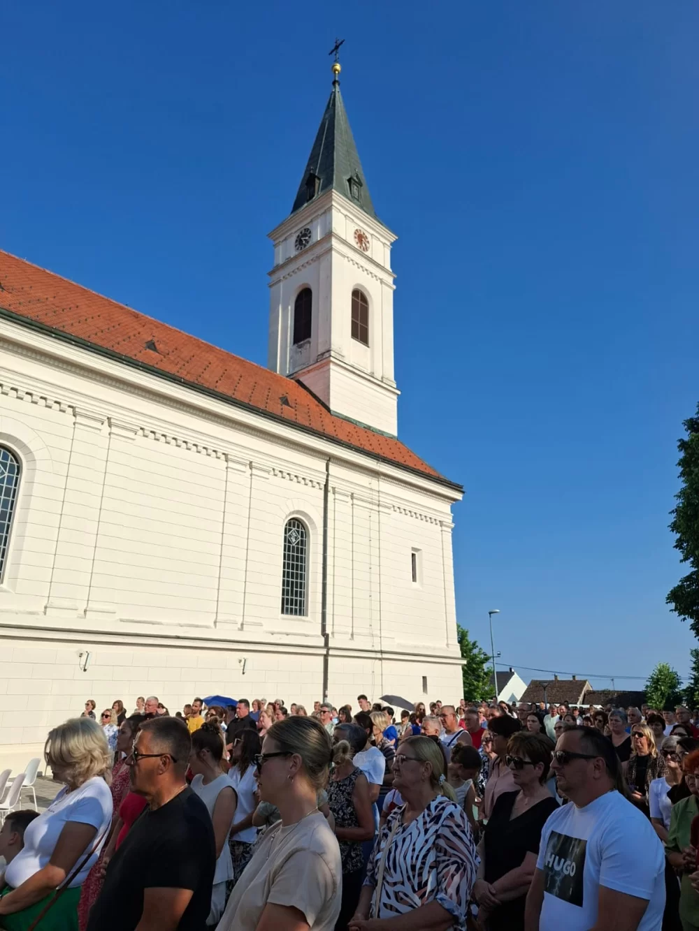 Proslavljen dan svega svijeta - tisuće vjernika na hodočašću svetog Ante u Podvinju 