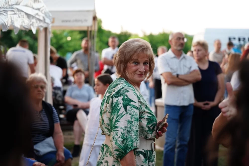 LJETO U SIBINJU: Brojna publika oduševljena nastupom KUD-ova i Slavonskih lola 