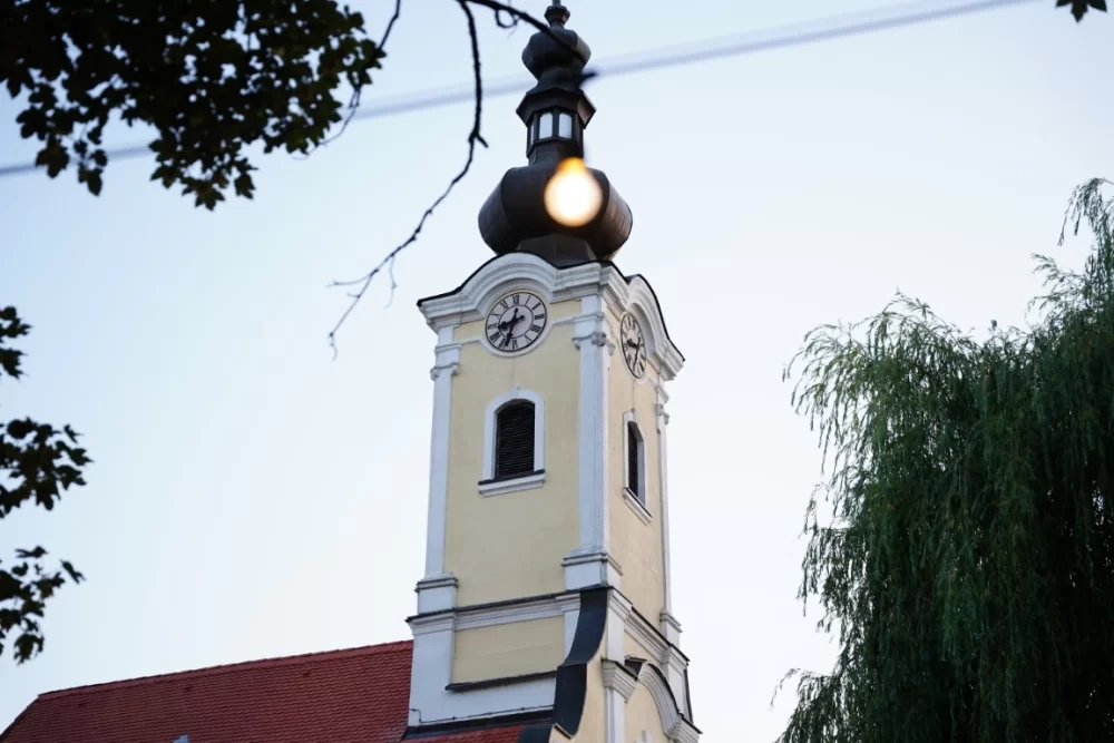 LJETO U SIBINJU: Brojna publika oduševljena nastupom KUD-ova i Slavonskih lola 