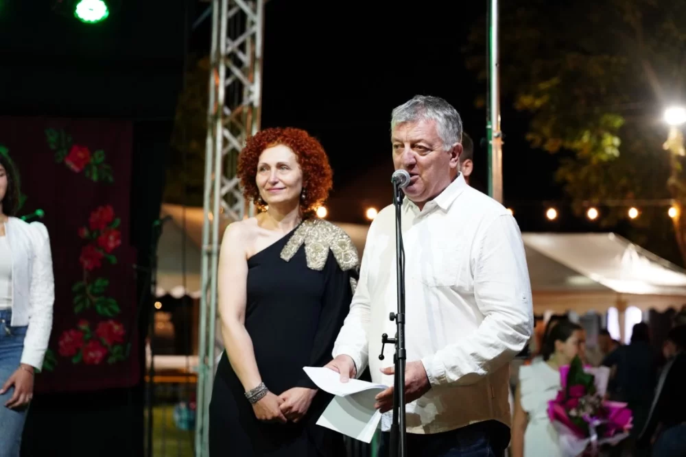 LJETO U SIBINJU: Brojna publika oduševljena nastupom KUD-ova i Slavonskih lola 